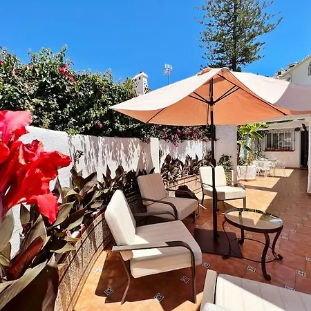 Apartamento Coqueta Y Luminosa Casa Independiente *